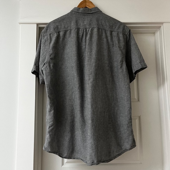 Old Navy Men's Grey Chambray Button-Down - Picture 2 of 5